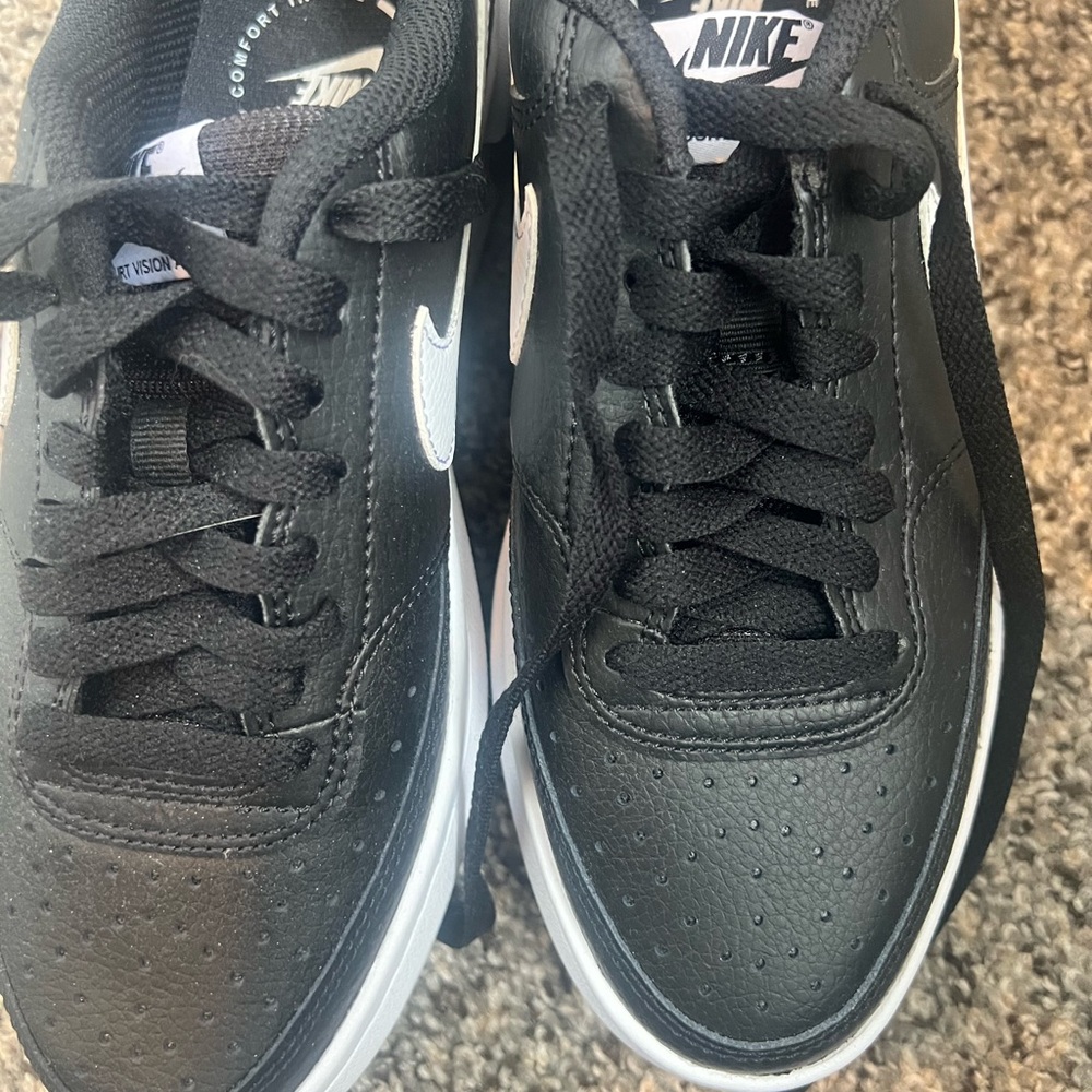 NEVER WORN NIKE AIR FORCE black size 7